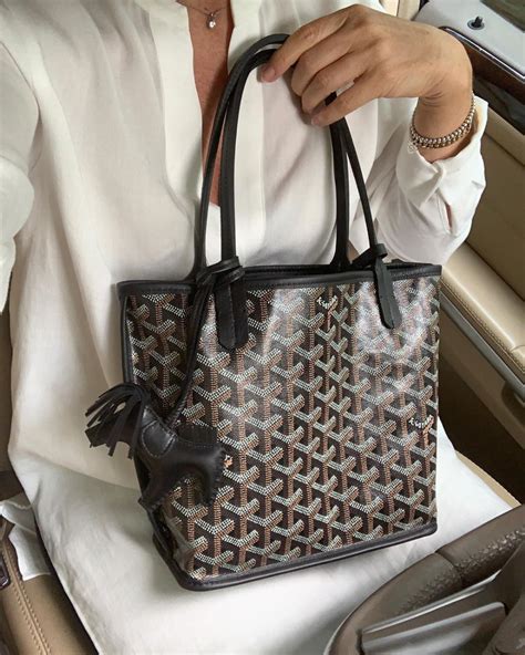 goyard comor tote.